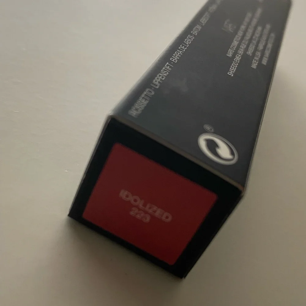NWOT - NARS Idolized Lipstick - Red